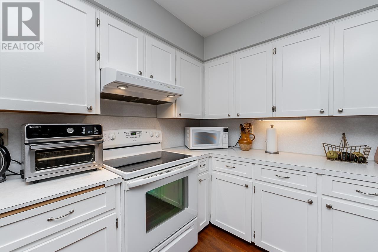 8441 11th Avenue, Burnaby, British Columbia  V3N 2P5 - Photo 11 - R2968431