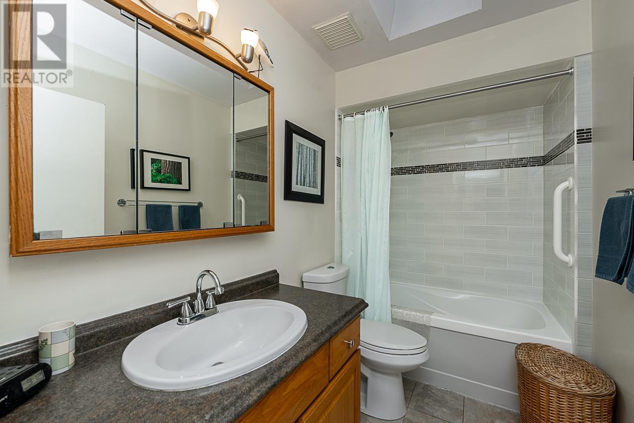 8441 11th Avenue, Burnaby, British Columbia  V3N 2P5 - Photo 19 - R2968431
