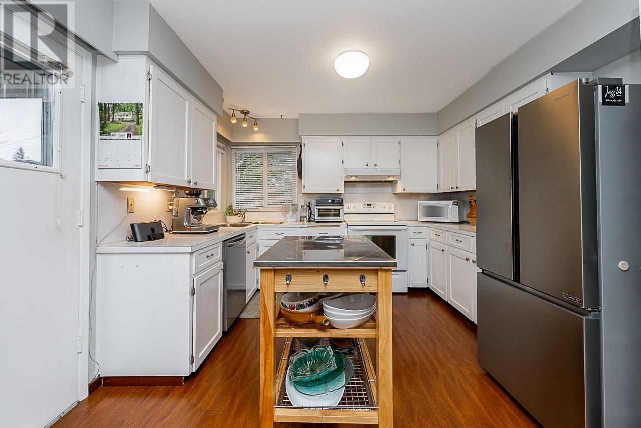 8441 11th Avenue, Burnaby, British Columbia  V3N 2P5 - Photo 9 - R2968431