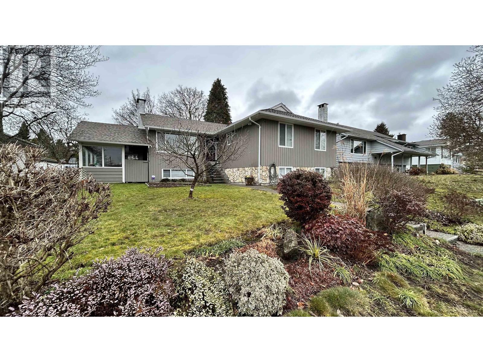 8441 11th Avenue, Burnaby, British Columbia  V3N 2P5 - Photo 2 - R2968431