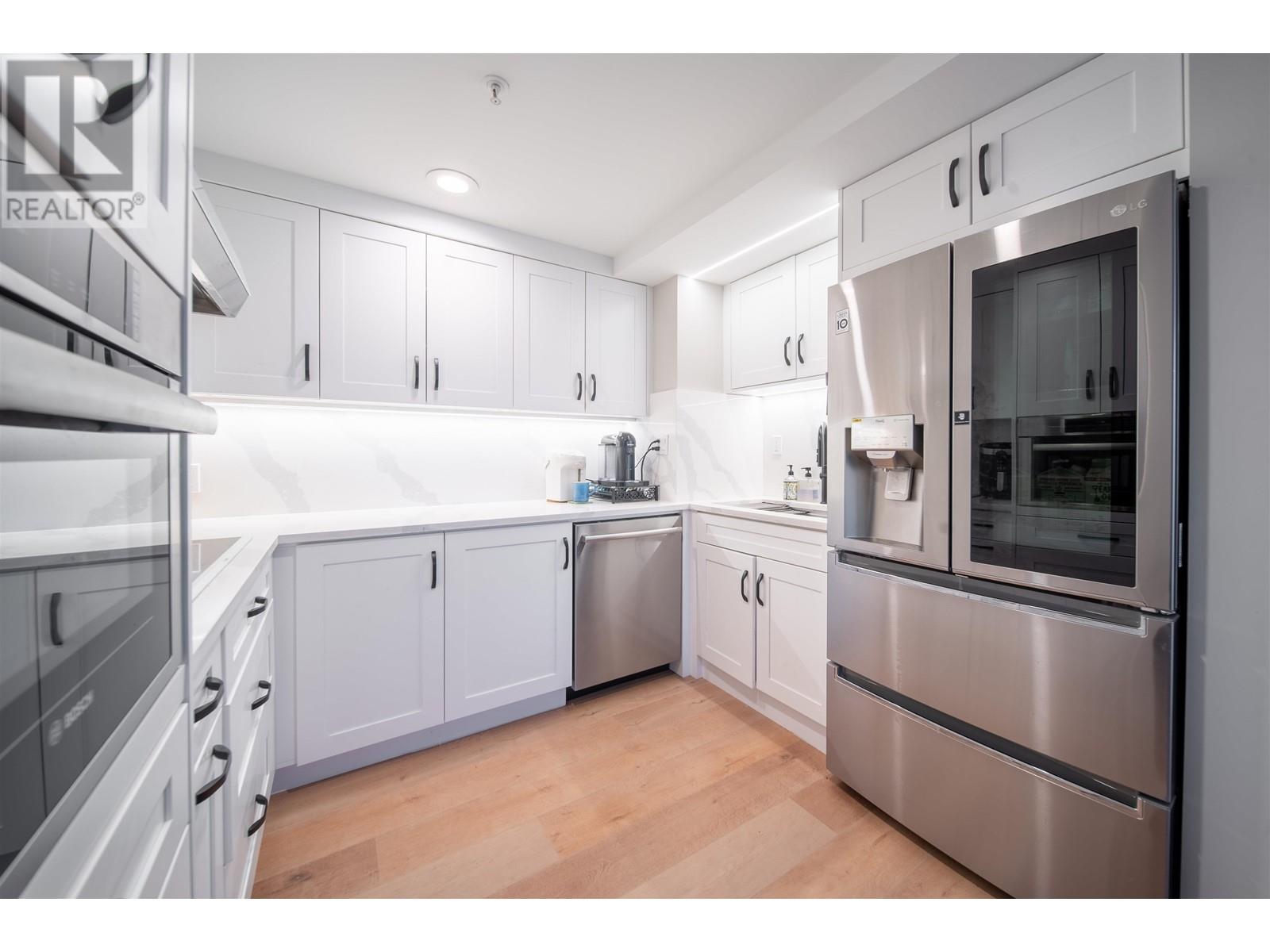 Listing Picture 7 of 24 : 906 1288 MARINASIDE CRESCENT, Vancouver / 溫哥華 - 魯藝地產 Yvonne Lu Group - MLS Medallion Club Member