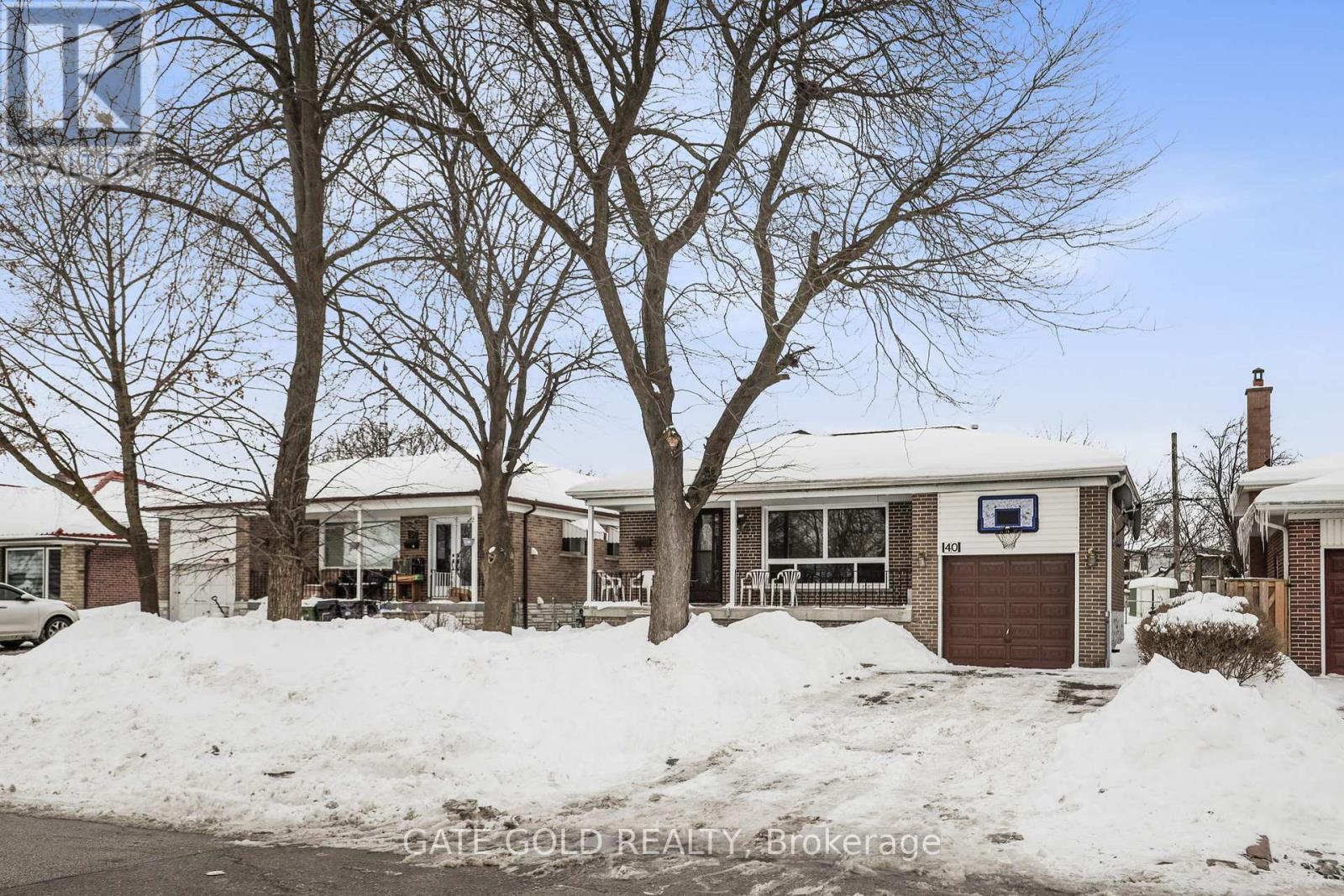 40 TEALHAM DRIVE, Toronto, Ontario
