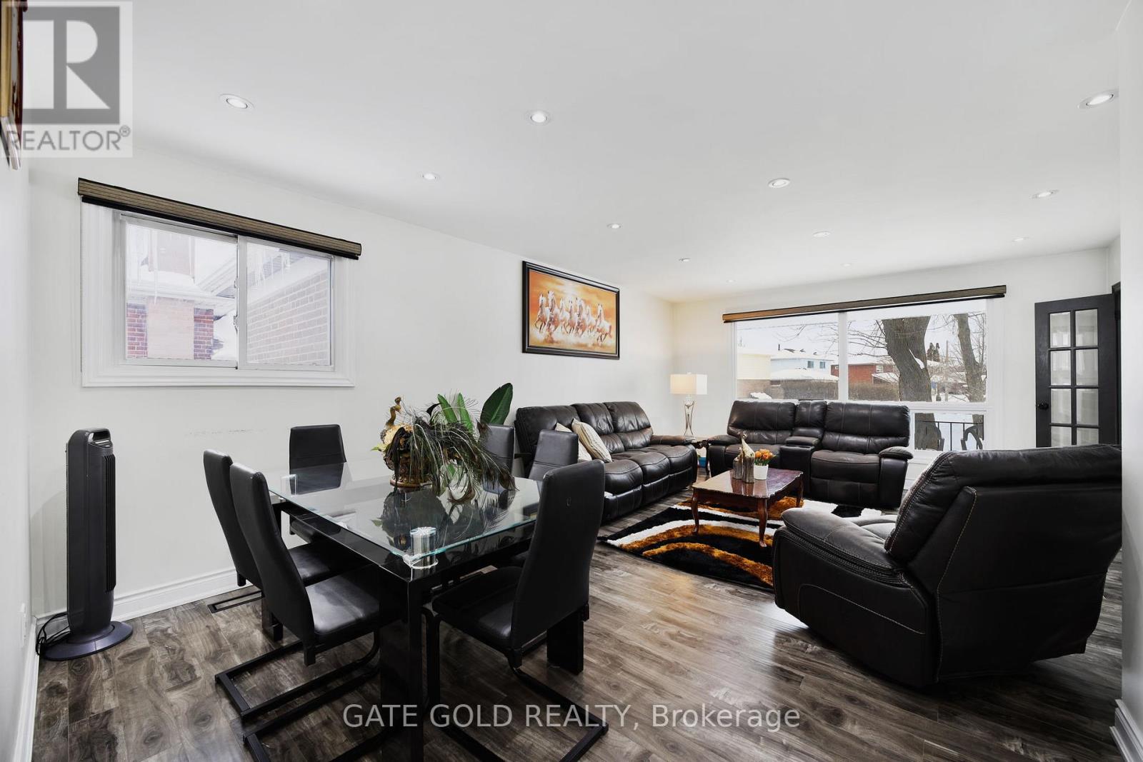 40 Tealham Drive, Toronto, Ontario  M9V 3T6 - Photo 10 - W11981741