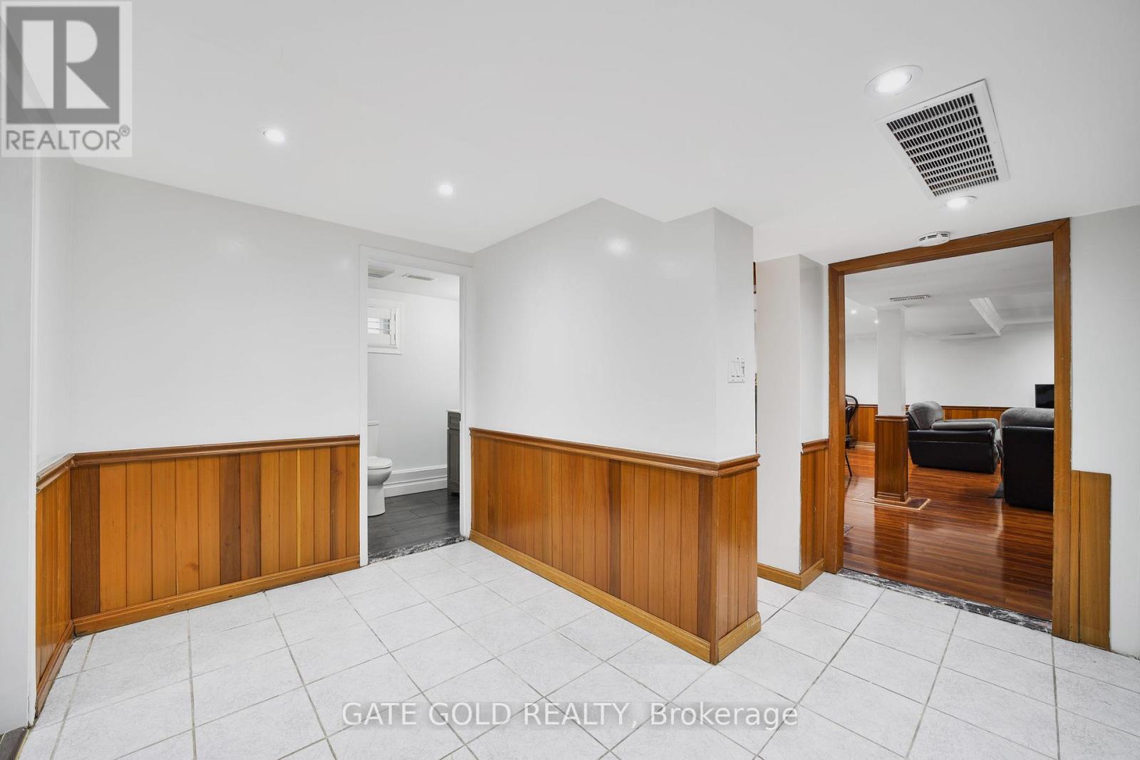 40 Tealham Drive, Toronto, Ontario  M9V 3T6 - Photo 31 - W11981741