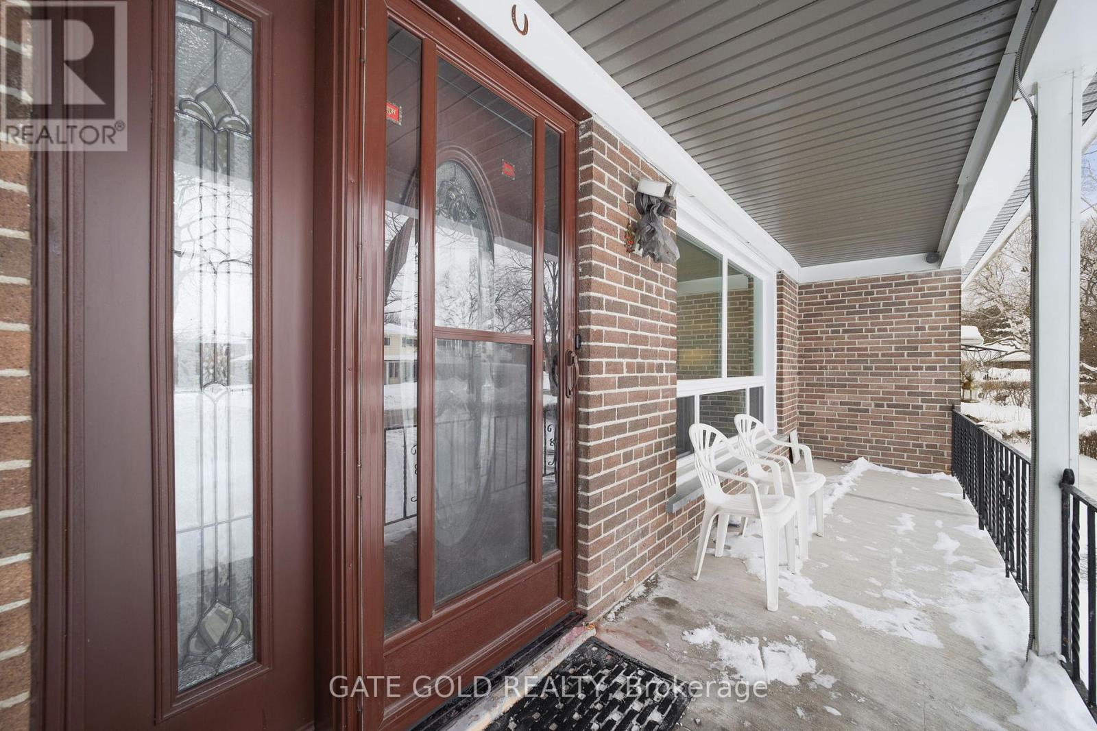40 Tealham Drive, Toronto, Ontario  M9V 3T6 - Photo 4 - W11981741