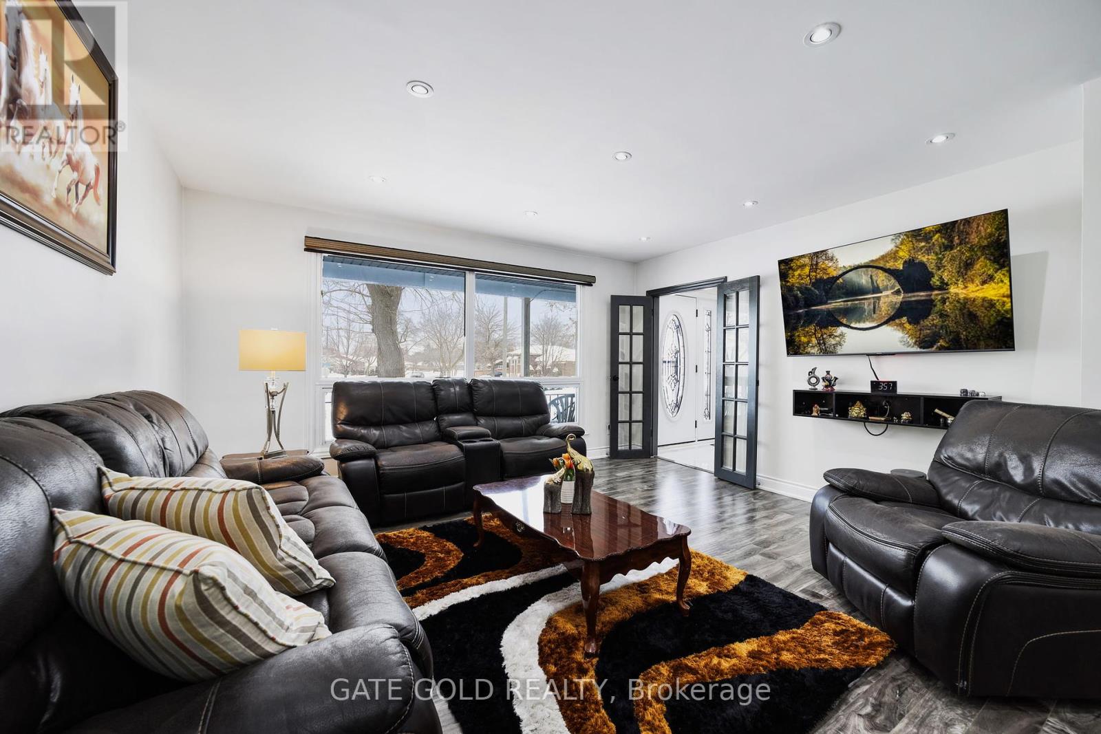 40 Tealham Drive, Toronto, Ontario  M9V 3T6 - Photo 8 - W11981741