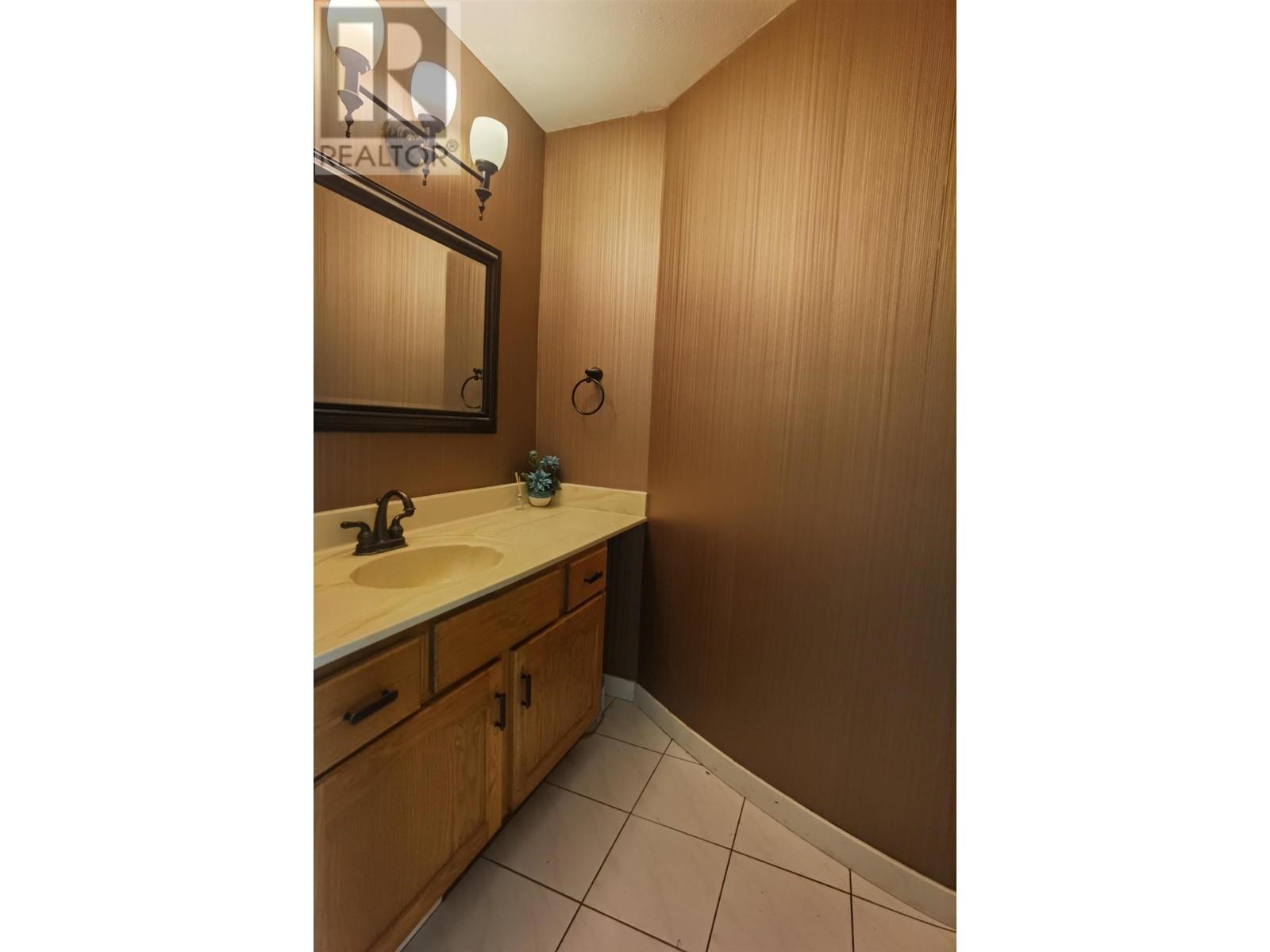 Listing Picture 14 of 25 : 10411 ATHABASCA DRIVE, Richmond / 烈治文 - 魯藝地產 Yvonne Lu Group - MLS Medallion Club Member