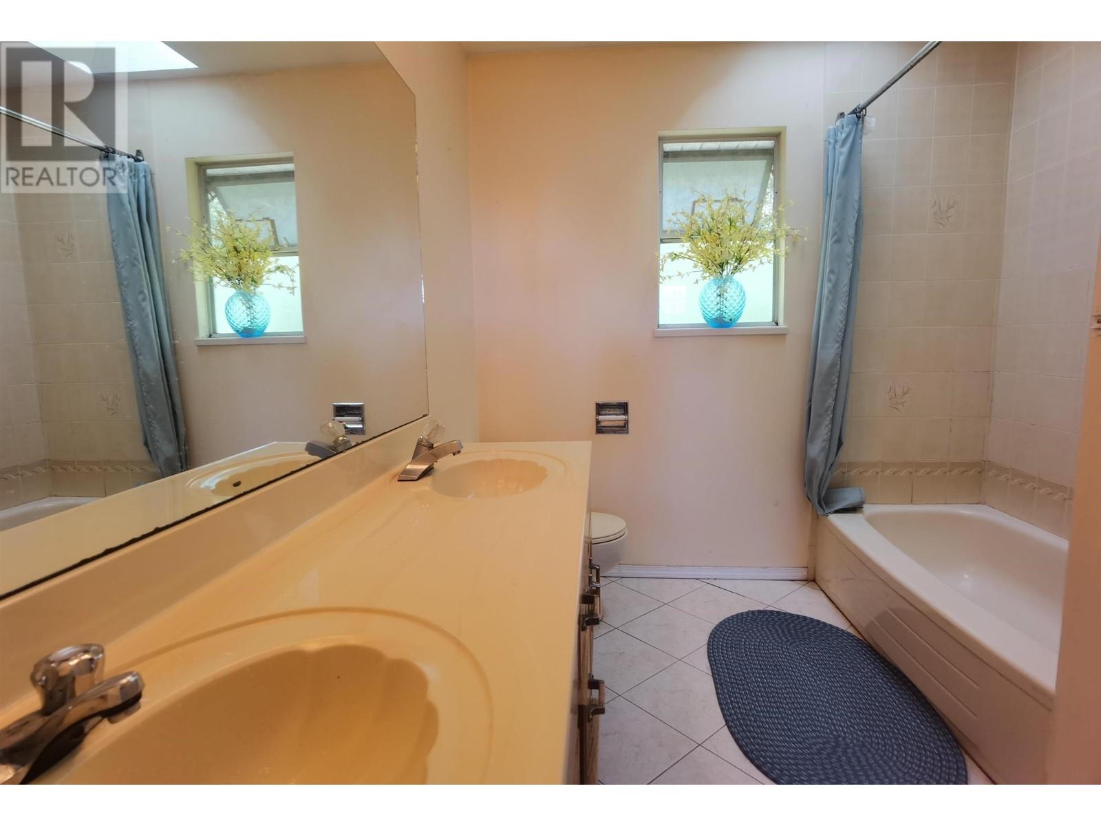 Listing Picture 15 of 25 : 10411 ATHABASCA DRIVE, Richmond / 烈治文 - 魯藝地產 Yvonne Lu Group - MLS Medallion Club Member