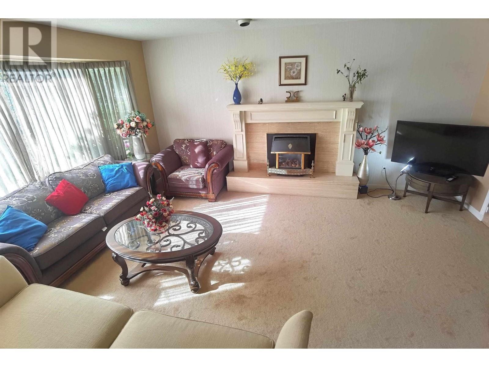 Listing Picture 3 of 25 : 10411 ATHABASCA DRIVE, Richmond / 烈治文 - 魯藝地產 Yvonne Lu Group - MLS Medallion Club Member