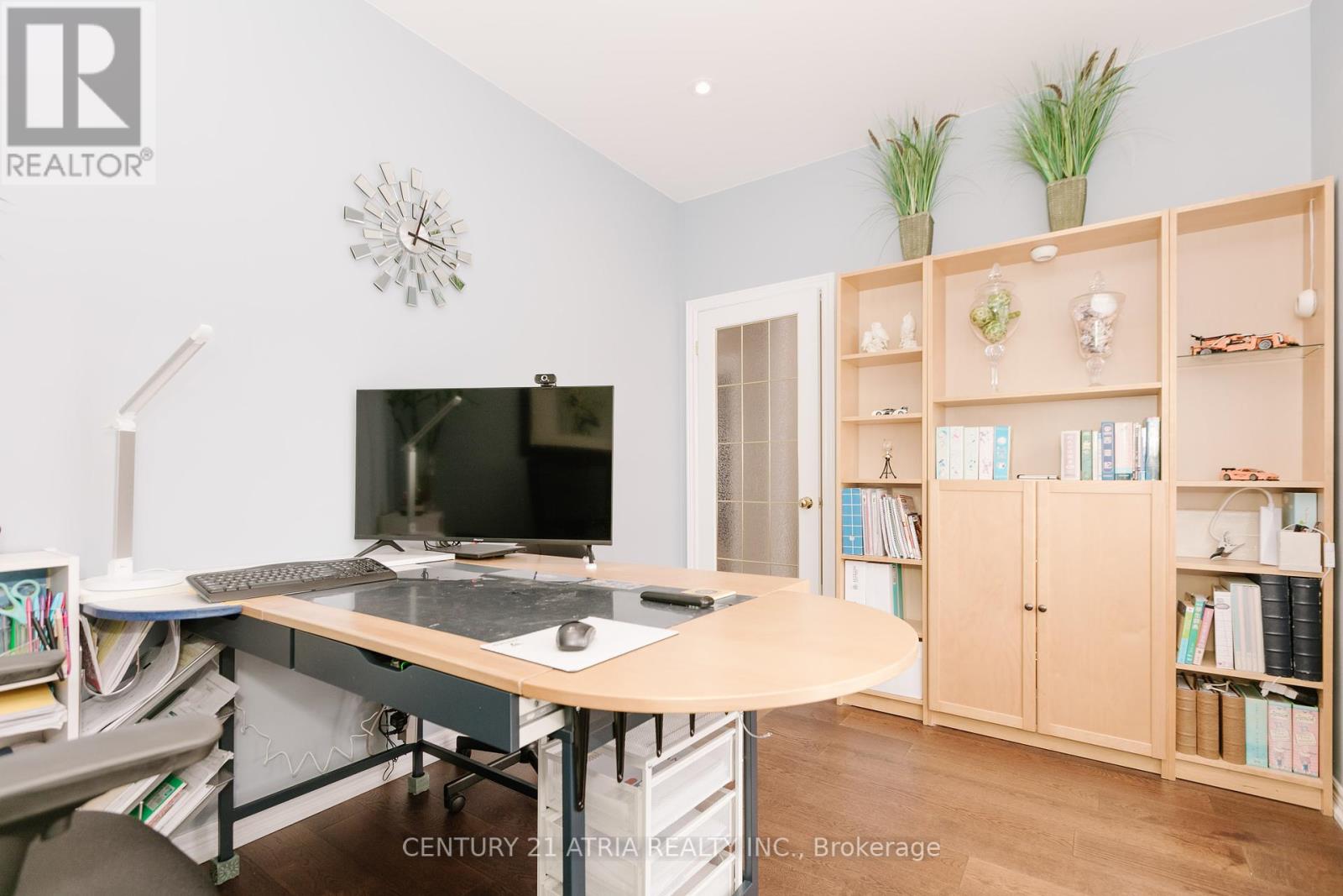 Property at 73 THORNLODGE DRIVE image 5