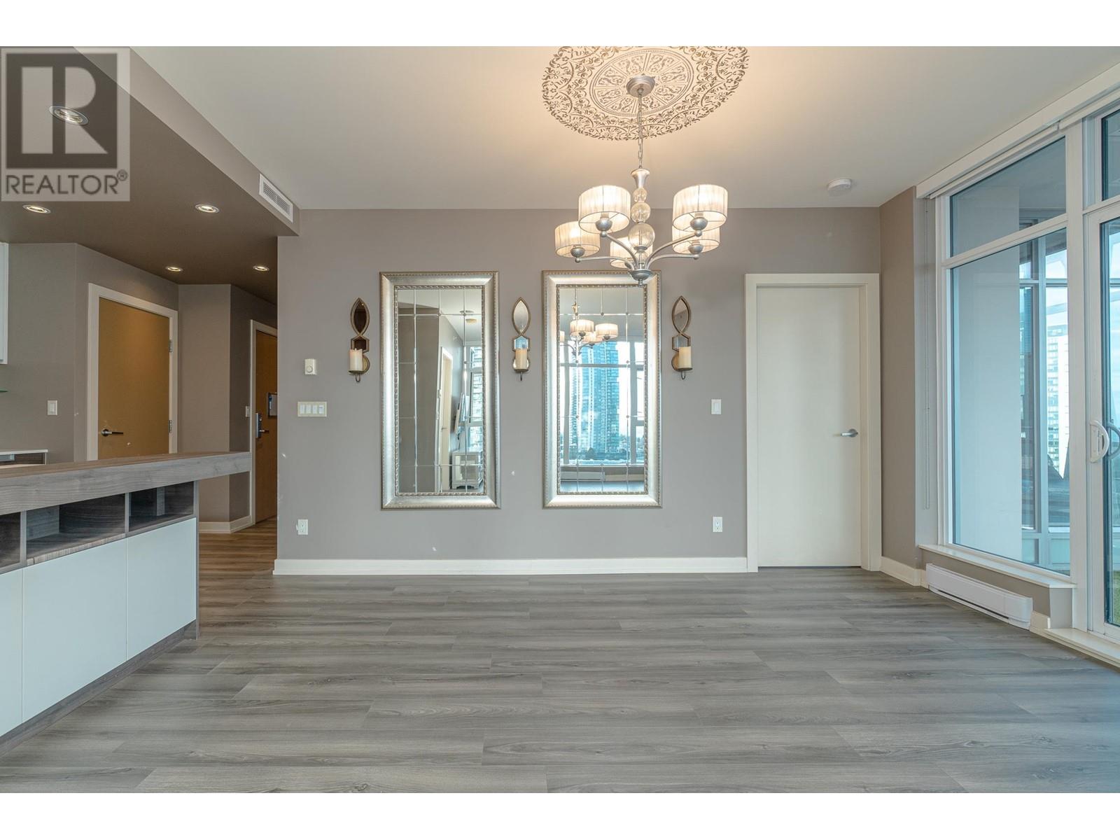 1909 4688 Kingsway, Burnaby, British Columbia  V5H 0E9 - Photo 2 - R2969177