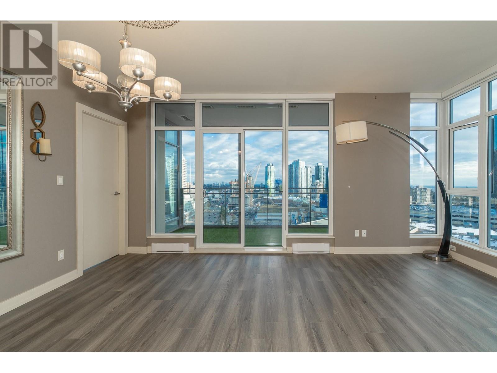 1909 4688 KINGSWAY, Burnaby, British Columbia