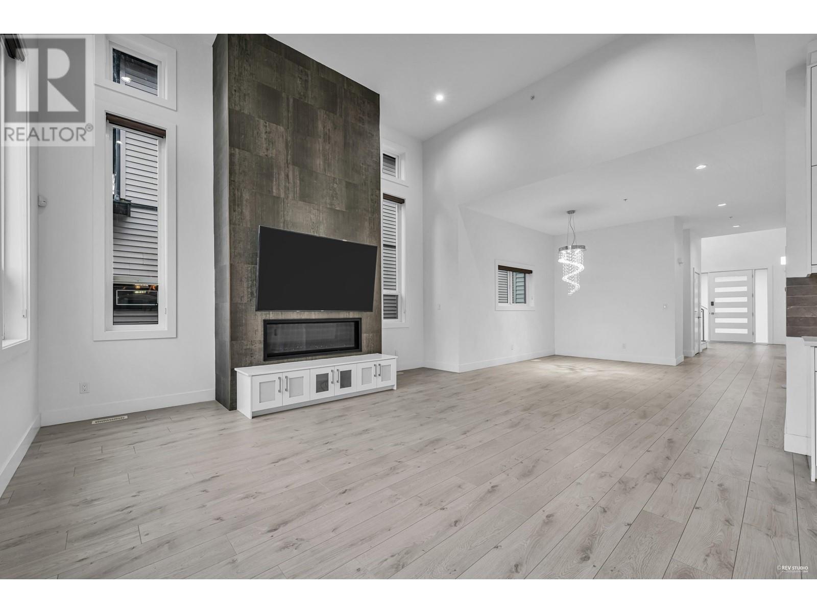 12400 201 Street, Maple Ridge, British Columbia  V2X 6A7 - Photo 12 - R2968161