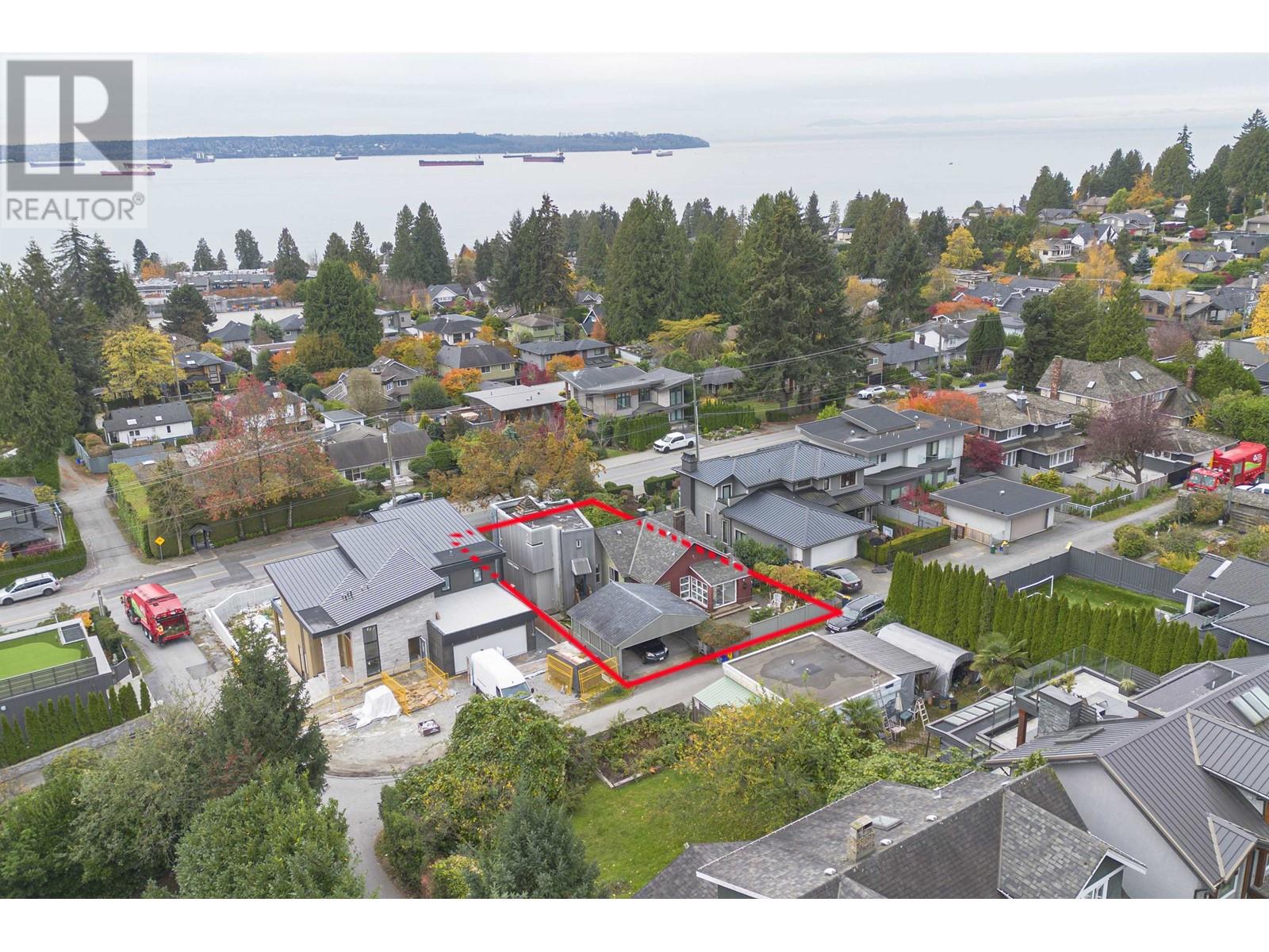 2433 Mathers Avenue, West Vancouver, British Columbia  V7V 2H9 - Photo 6 - R2966543