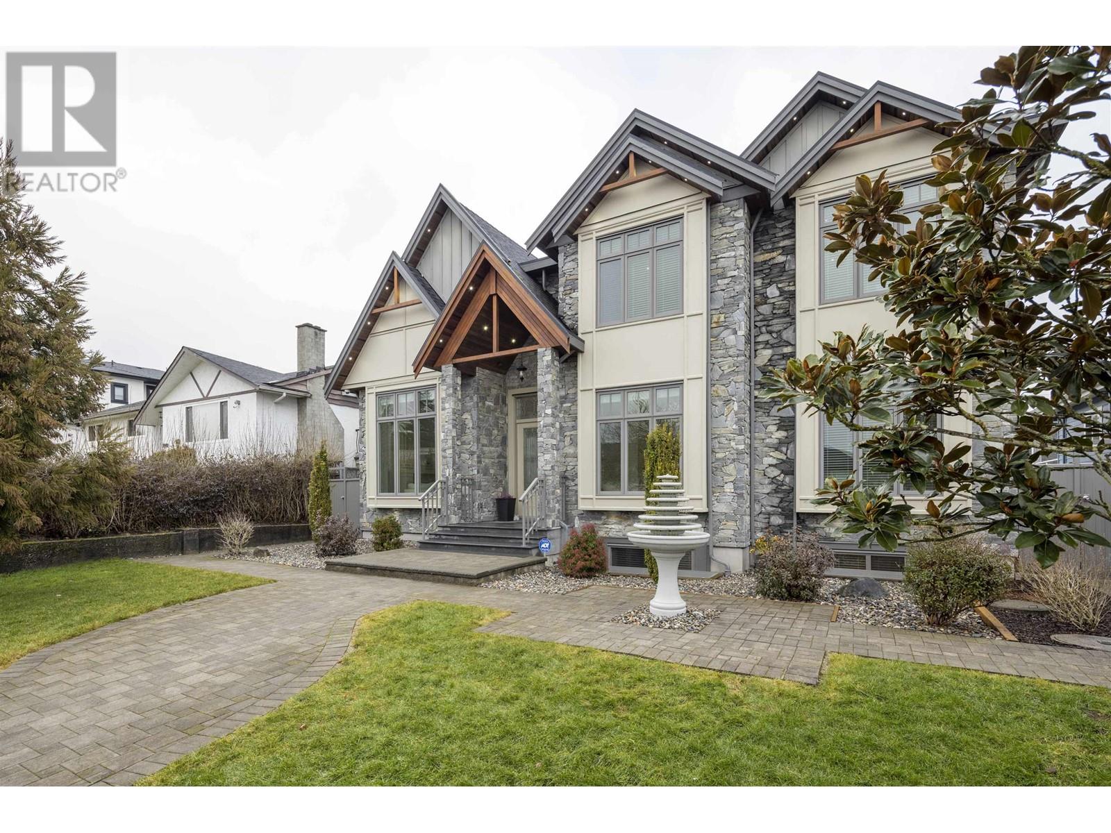 Property at 2052 PAULUS CRESCENT image 2