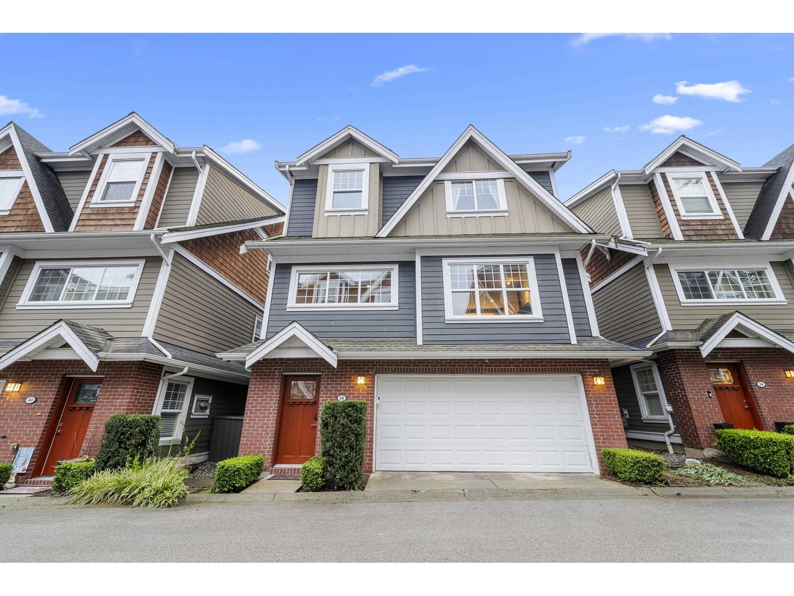 Property at 39 15988 32 AVENUE image 1