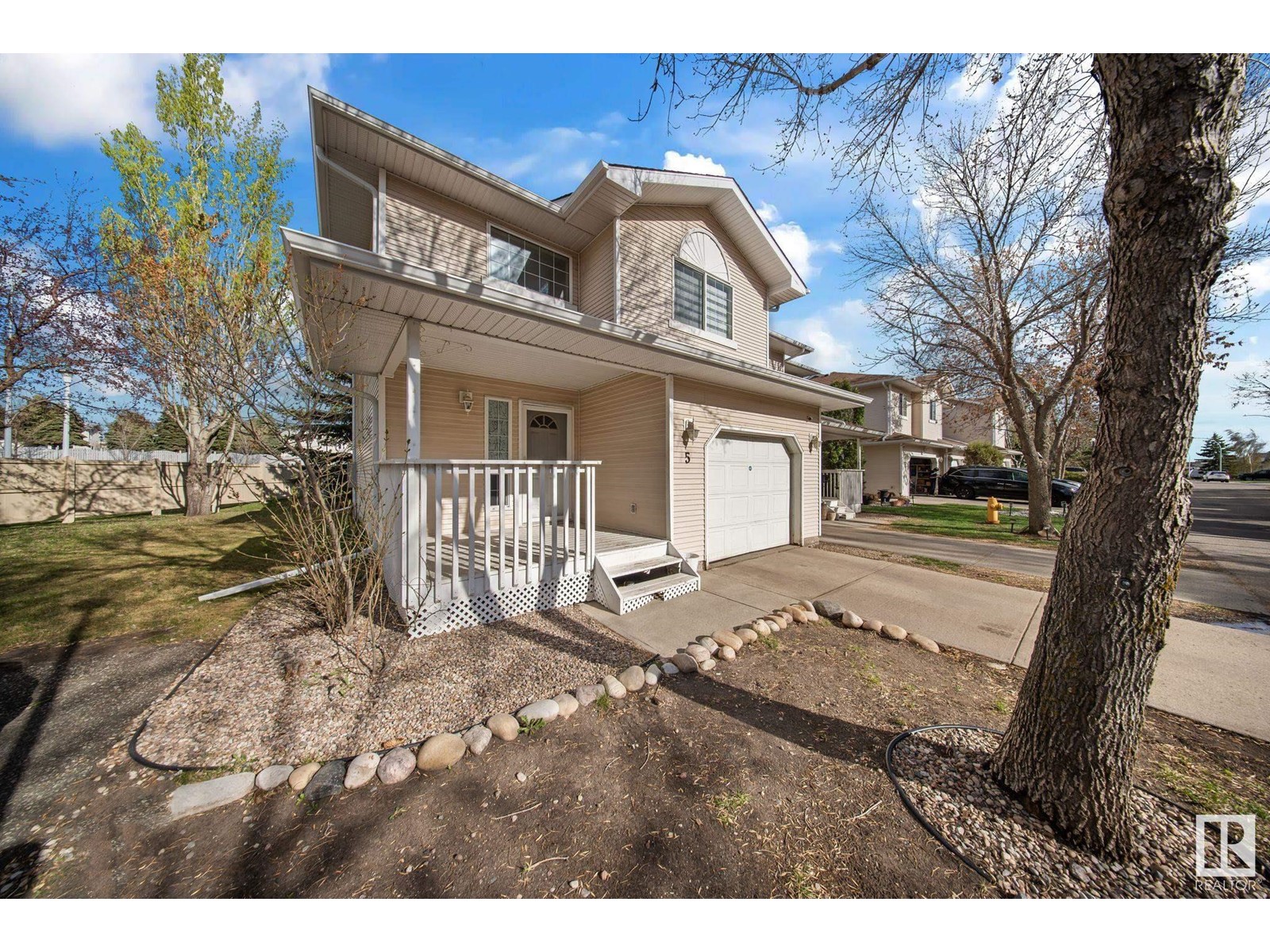 Property at #5 6608 158 AV NW image 2