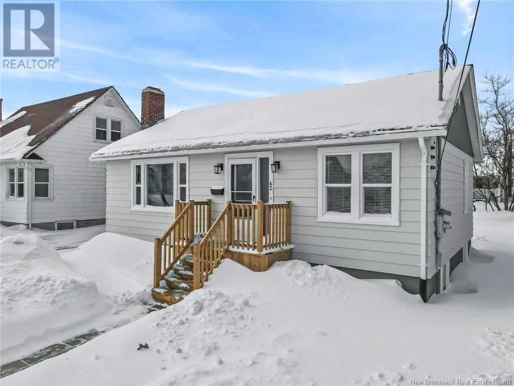 Property at 42 Leslie Street image 1