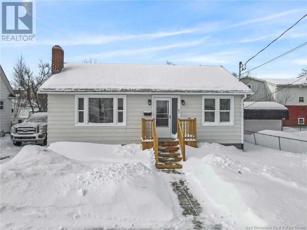 Property at 42 Leslie Street image 2