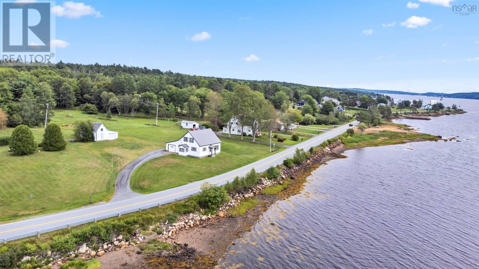 5260 Highway 332, middle lahave, Nova Scotia