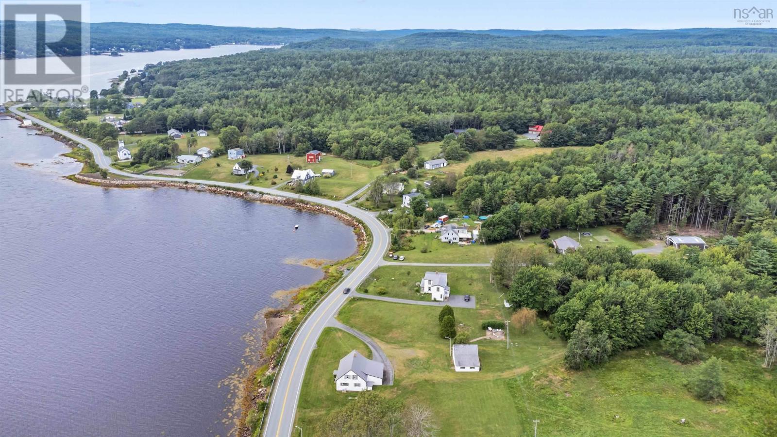 5260 Highway 332, Middle Lahave, Nova Scotia  B4V 3L9 - Photo 2 - 202503305