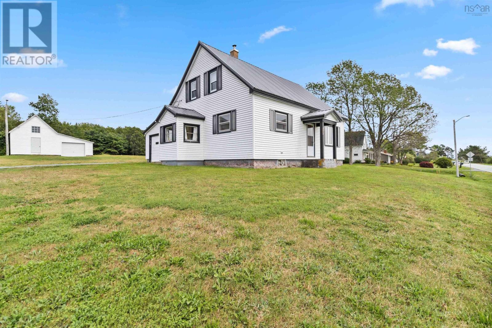 5260 Highway 332, Middle Lahave, Nova Scotia  B4V 3L9 - Photo 3 - 202503305