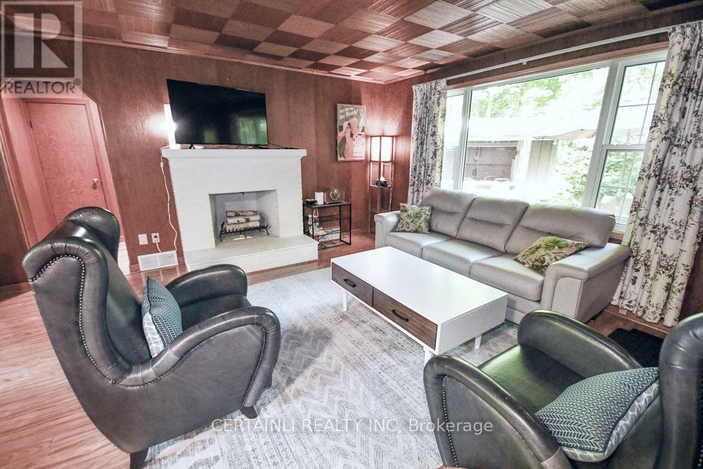 223 Ontario Street S, Lambton Shores (Grand Bend), Ontario  N0M 1T0 - Photo 16 - X11981951