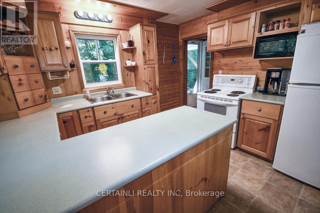 223 Ontario Street S, Lambton Shores (Grand Bend), Ontario  N0M 1T0 - Photo 17 - X11981951
