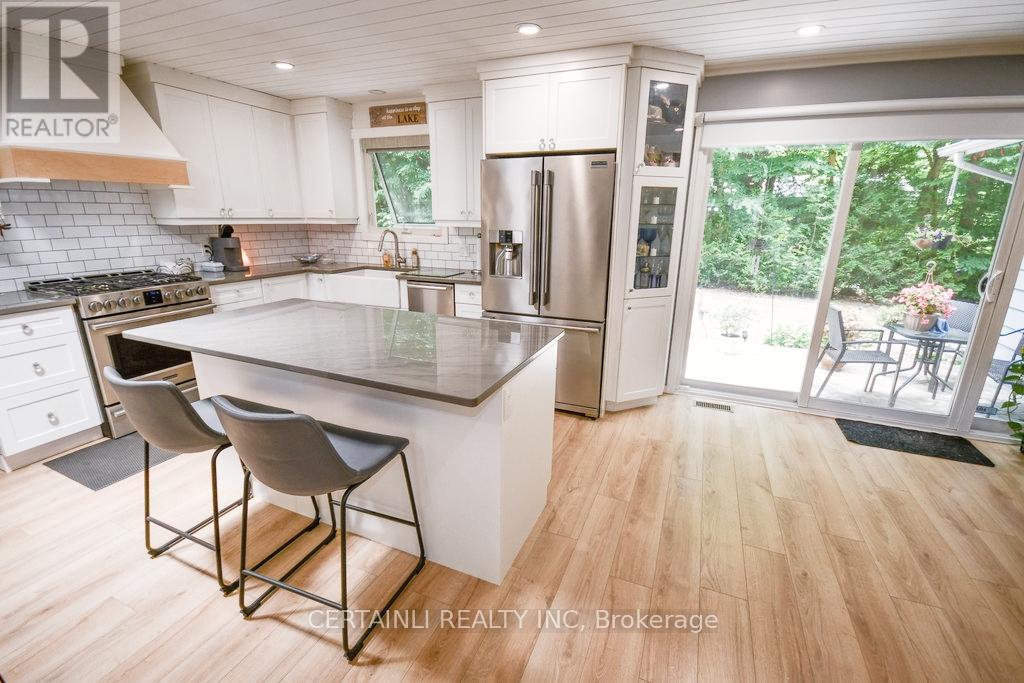 223 Ontario Street S, Lambton Shores (Grand Bend), Ontario  N0M 1T0 - Photo 4 - X11981951
