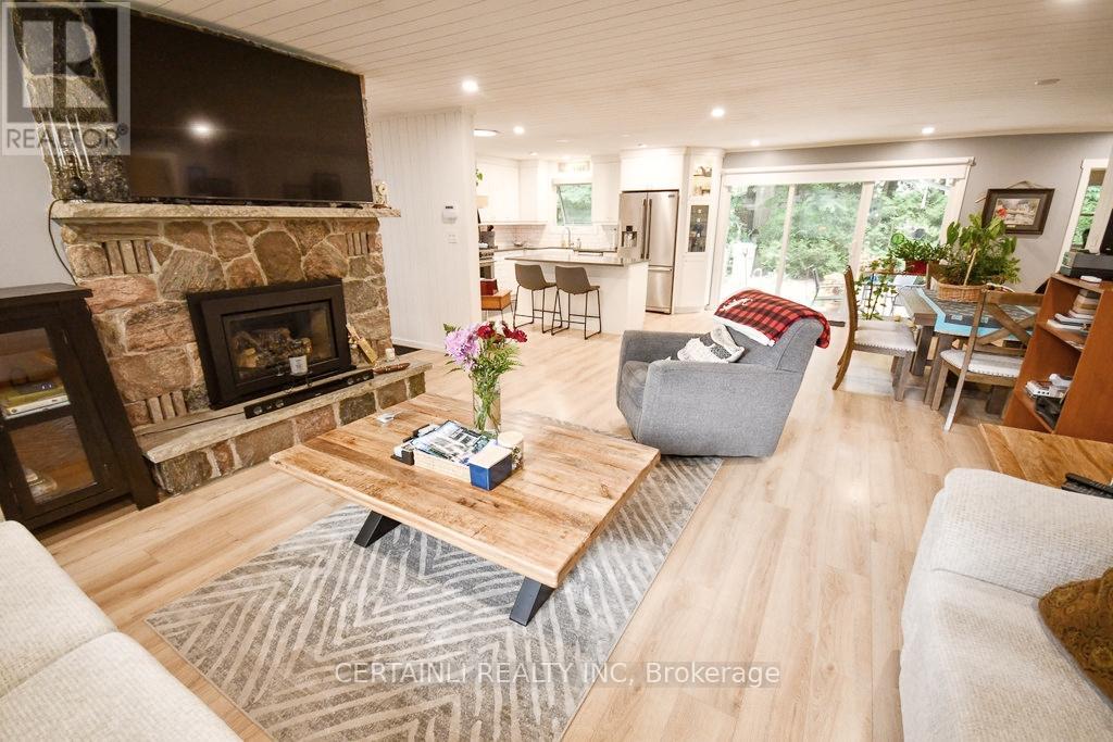 223 Ontario Street S, Lambton Shores (Grand Bend), Ontario  N0M 1T0 - Photo 6 - X11981951