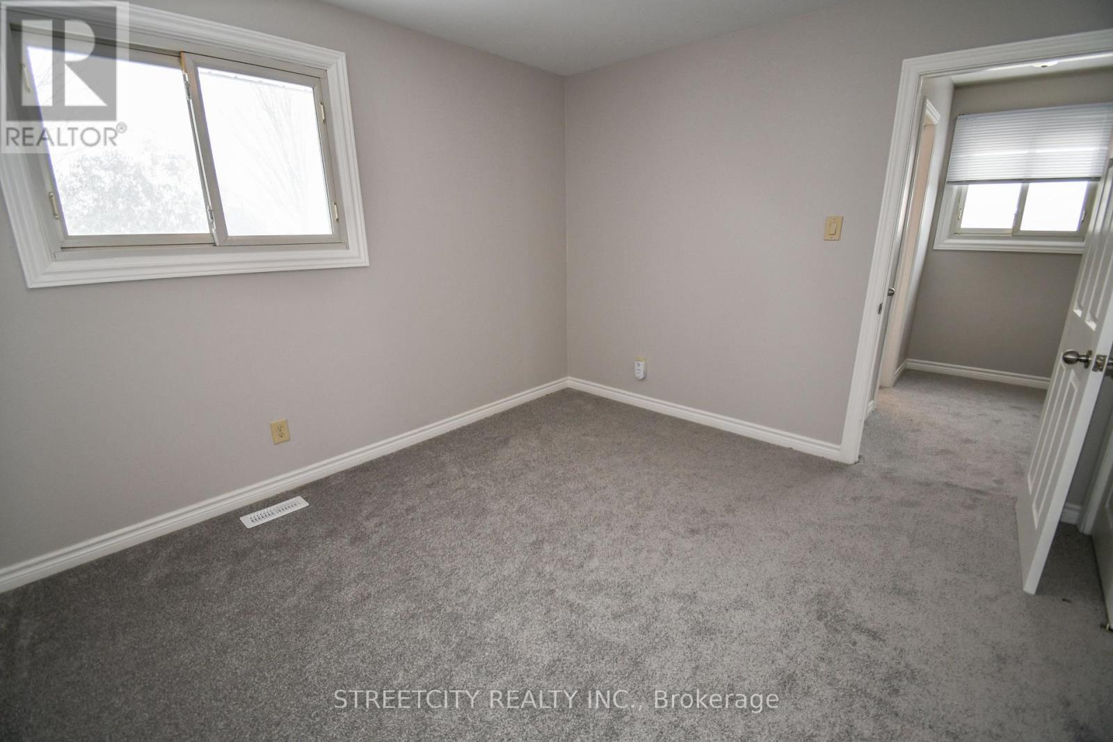 Photo 11 of 26 for 385 Admiral Drive