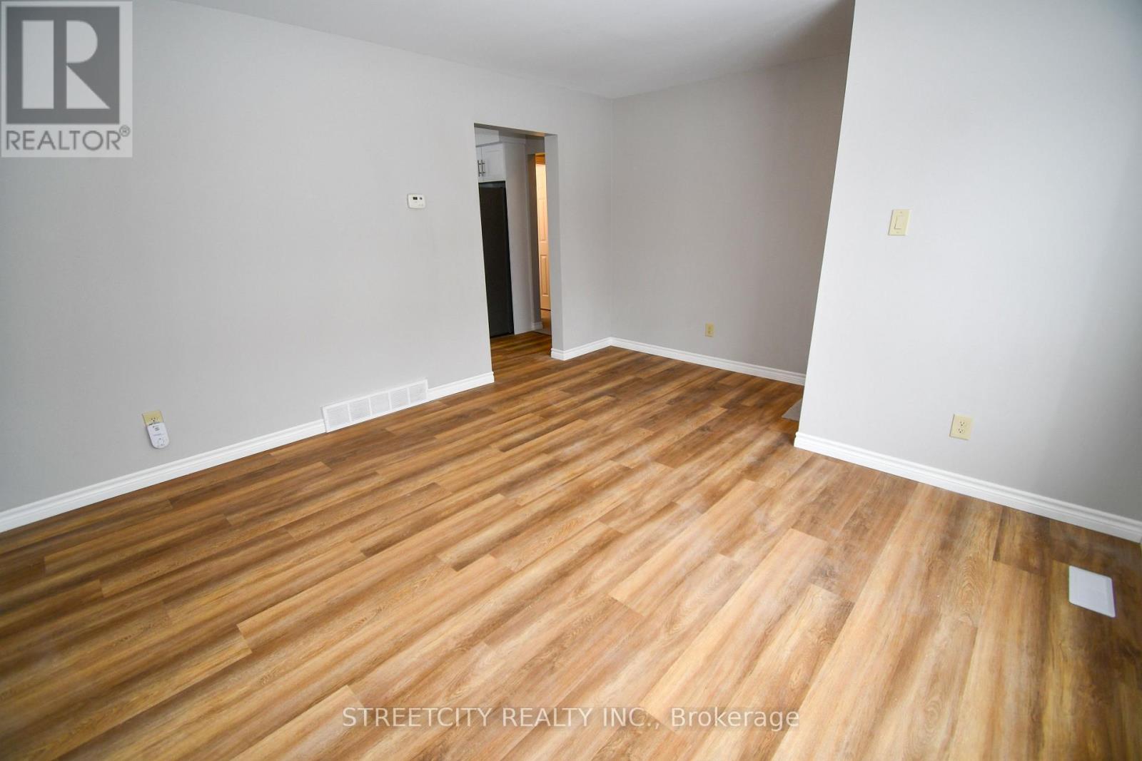 Photo 7 of 26 for 385 Admiral Drive