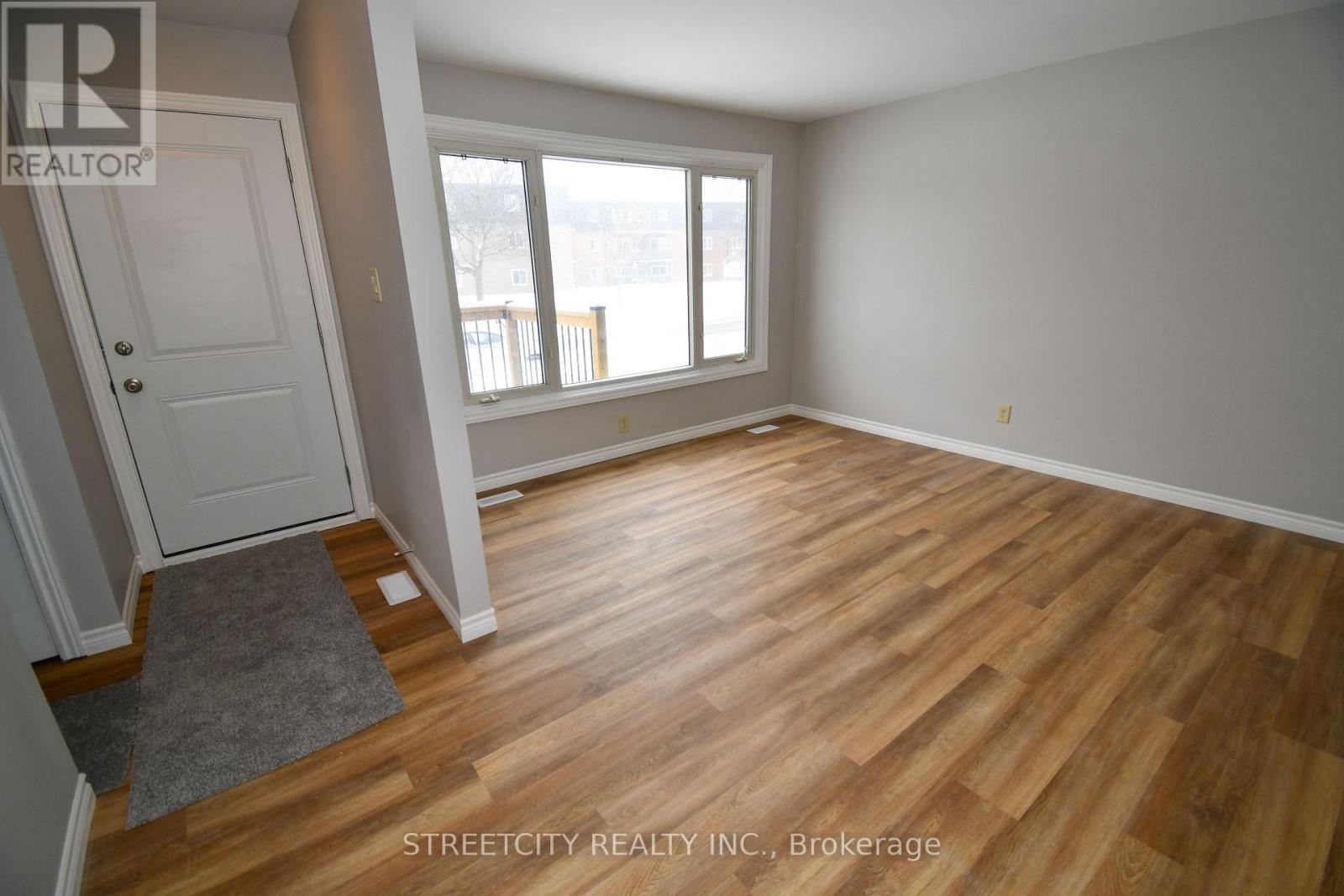 Photo 9 of 26 for 385 Admiral Drive