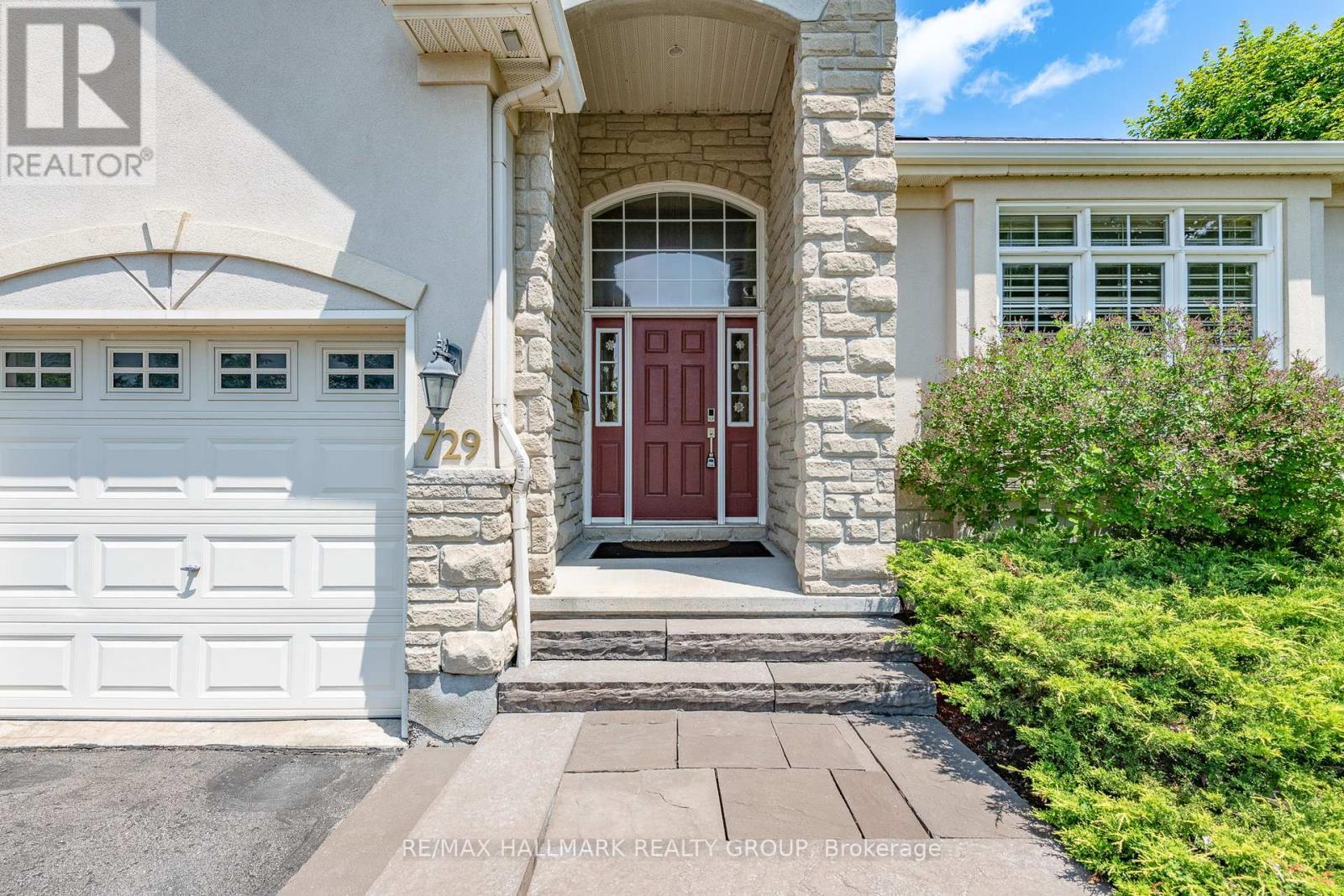 Property at 729 KILBIRNIE DRIVE image 3