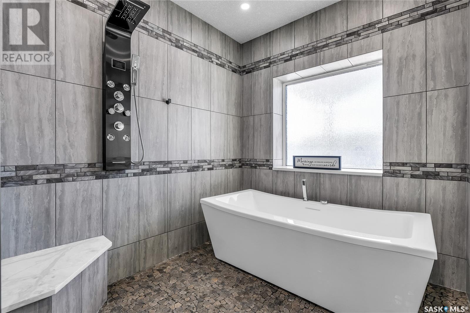 9 Loewen Court, Warman, Saskatchewan  S0K 1A0 - Photo 32 - SK996327