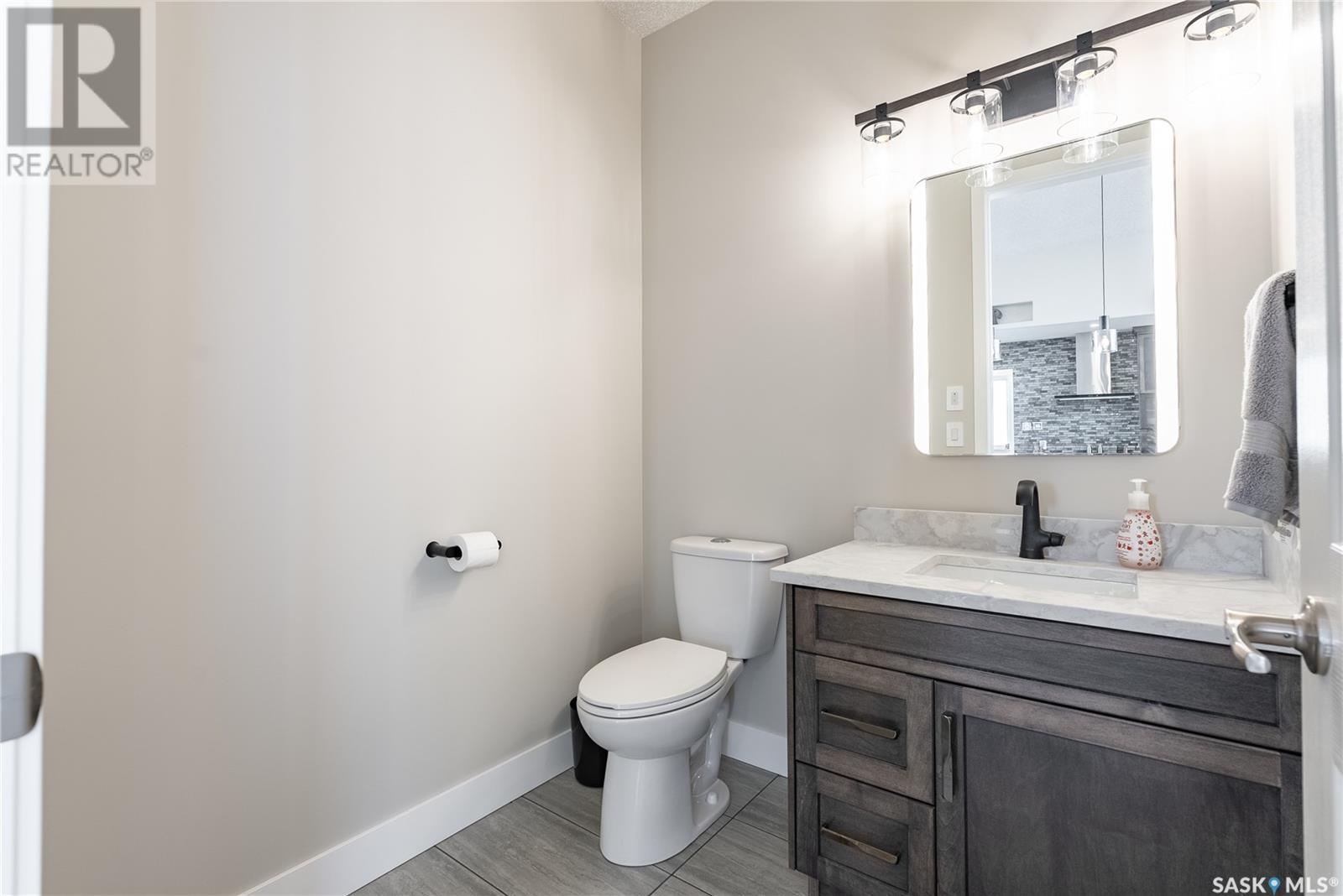 9 Loewen Court, Warman, Saskatchewan  S0K 1A0 - Photo 34 - SK996327