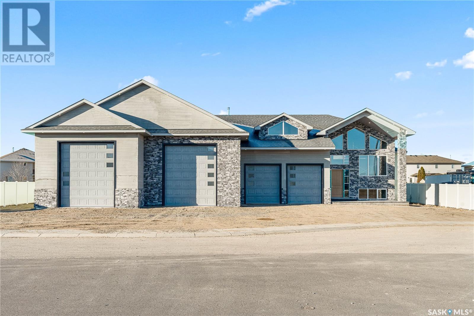 9 Loewen Court, Warman, Saskatchewan  S0K 1A0 - Photo 5 - SK996327