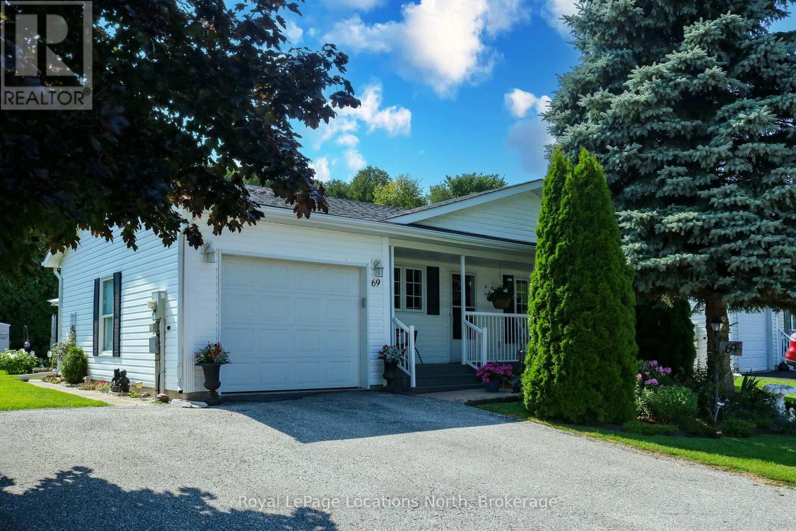 69 St James Place, Wasaga Beach, Ontario  L9Z 3A8 - Photo 2 - S11982103