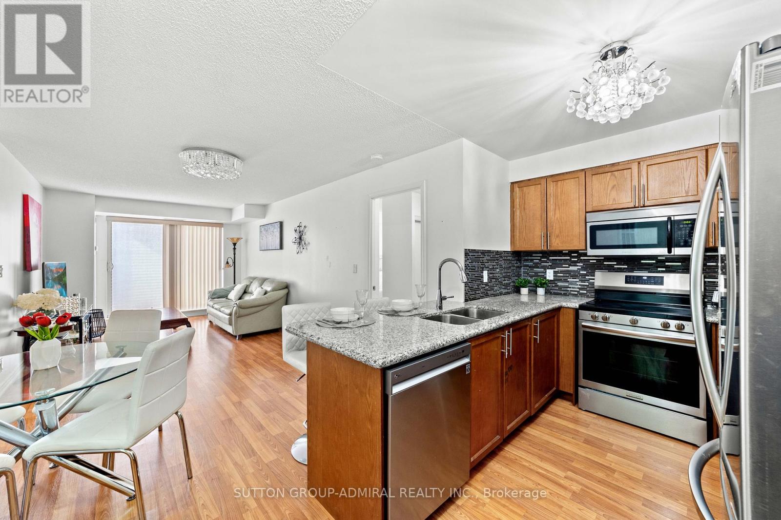 326 - 18 Harding Boulevard W, Richmond Hill, Ontario  L4C 0T3 - Photo 6 - N11982161