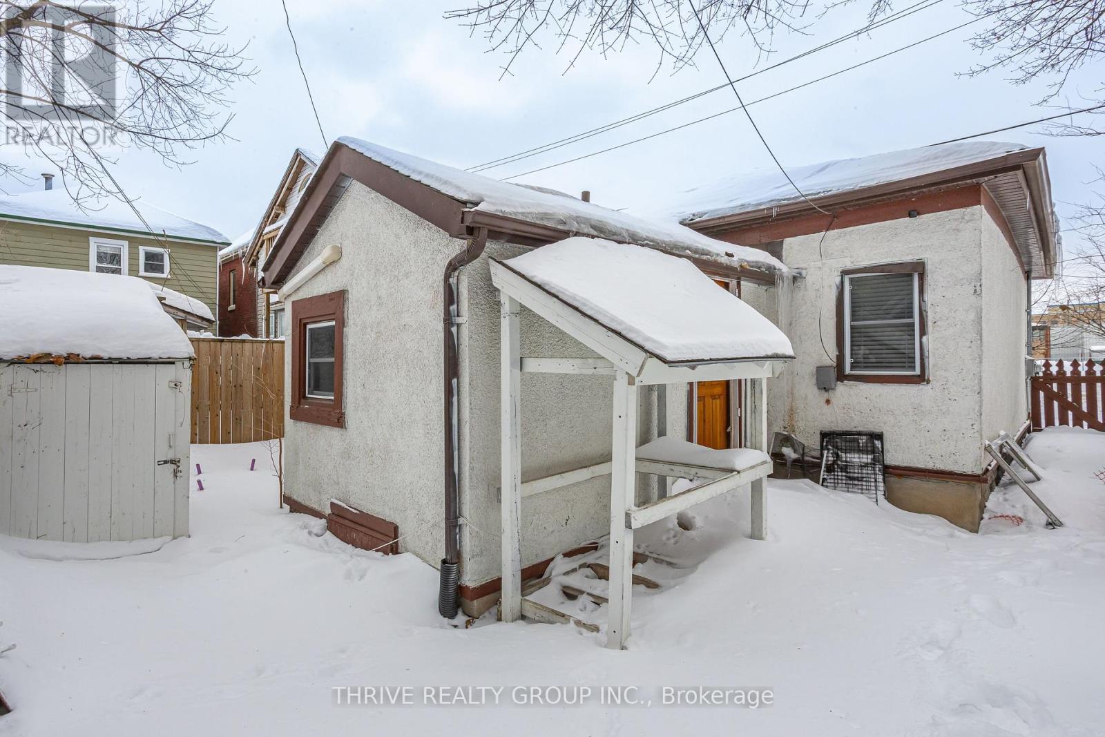 Photo 32 of 35 for 225 Simcoe Street