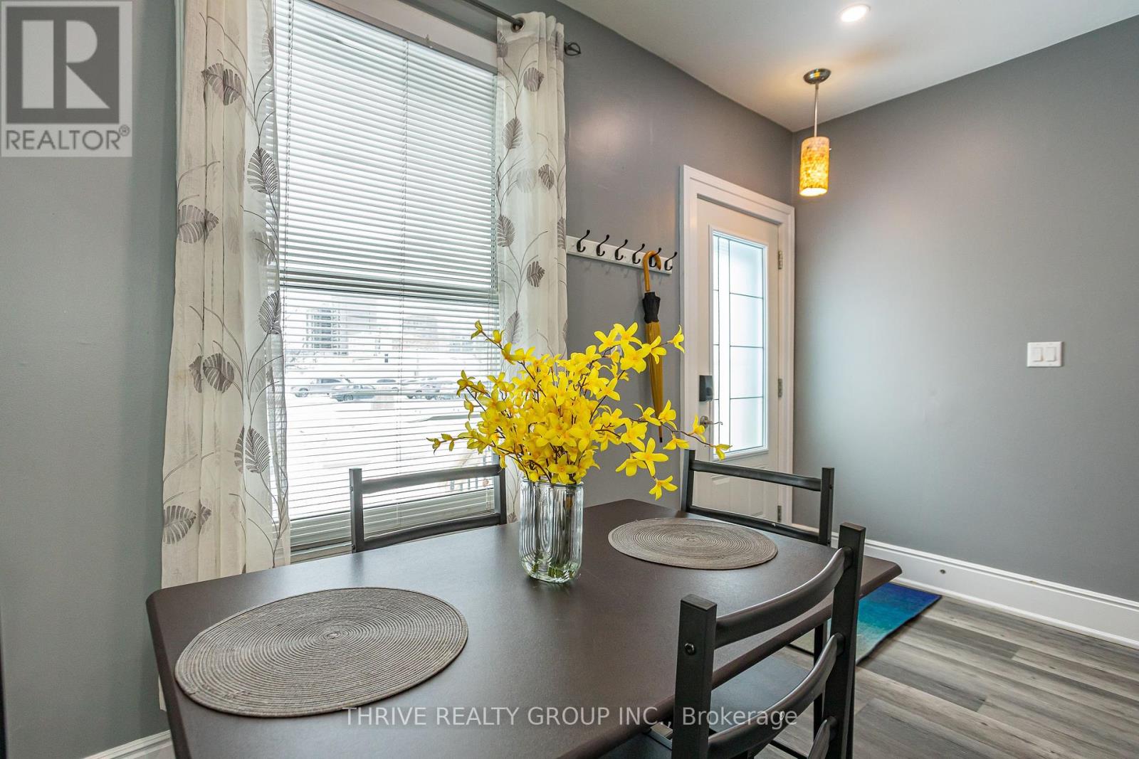 Photo 9 of 35 for 225 Simcoe Street