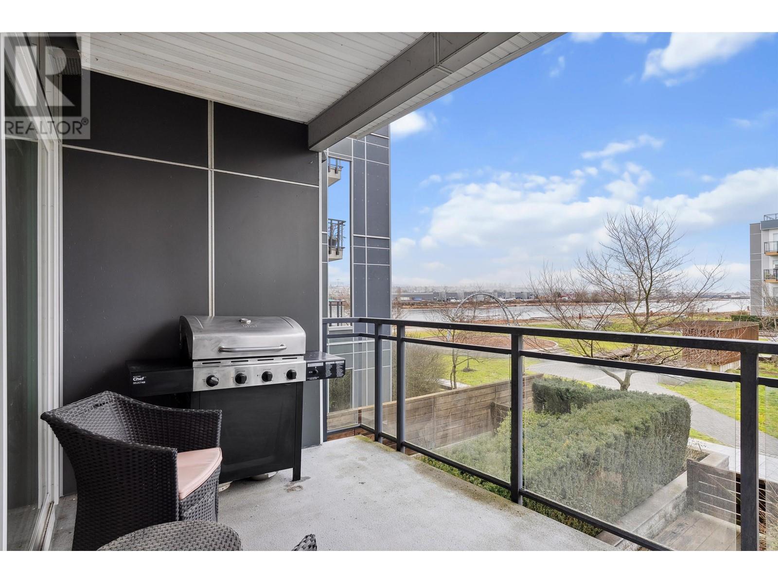 Listing Picture 17 of 34 : 209 10155 RIVER DRIVE, Richmond / 烈治文 - 魯藝地產 Yvonne Lu Group - MLS Medallion Club Member