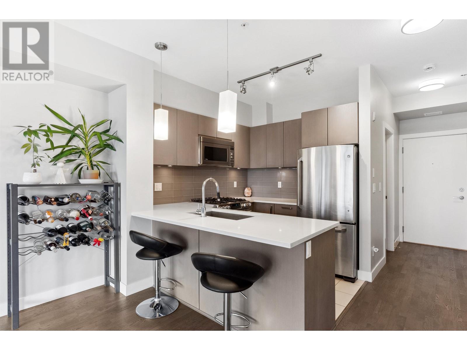 Listing Picture 4 of 34 : 209 10155 RIVER DRIVE, Richmond / 烈治文 - 魯藝地產 Yvonne Lu Group - MLS Medallion Club Member
