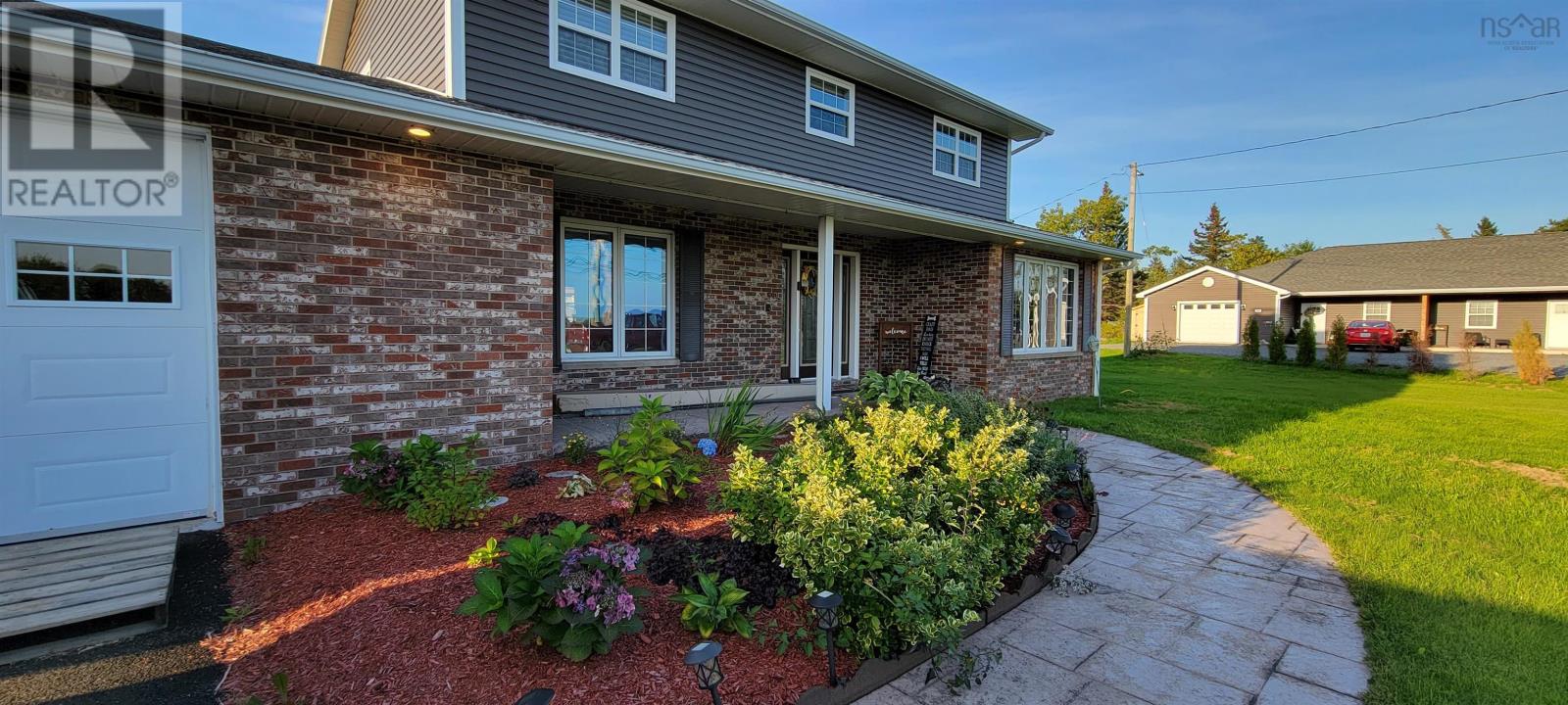 568 Seaview Drive, Upper North Sydney, Nova Scotia  B2A 3N8 - Photo 5 - 202503333