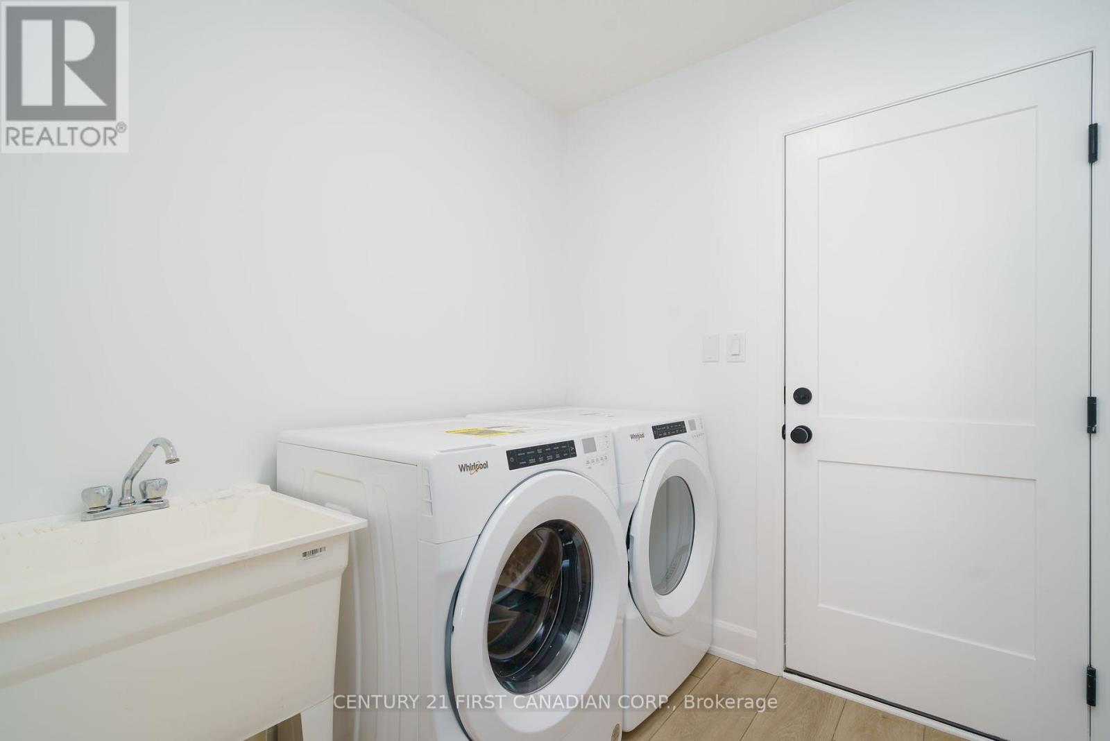 21 Hamilton Street, North Middlesex (Alisa Craig), Ontario  N0M 1A0 - Photo 13 - X11982288