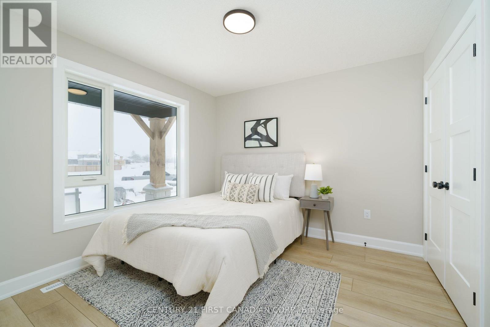 21 Hamilton Street, North Middlesex (Alisa Craig), Ontario  N0M 1A0 - Photo 5 - X11982288