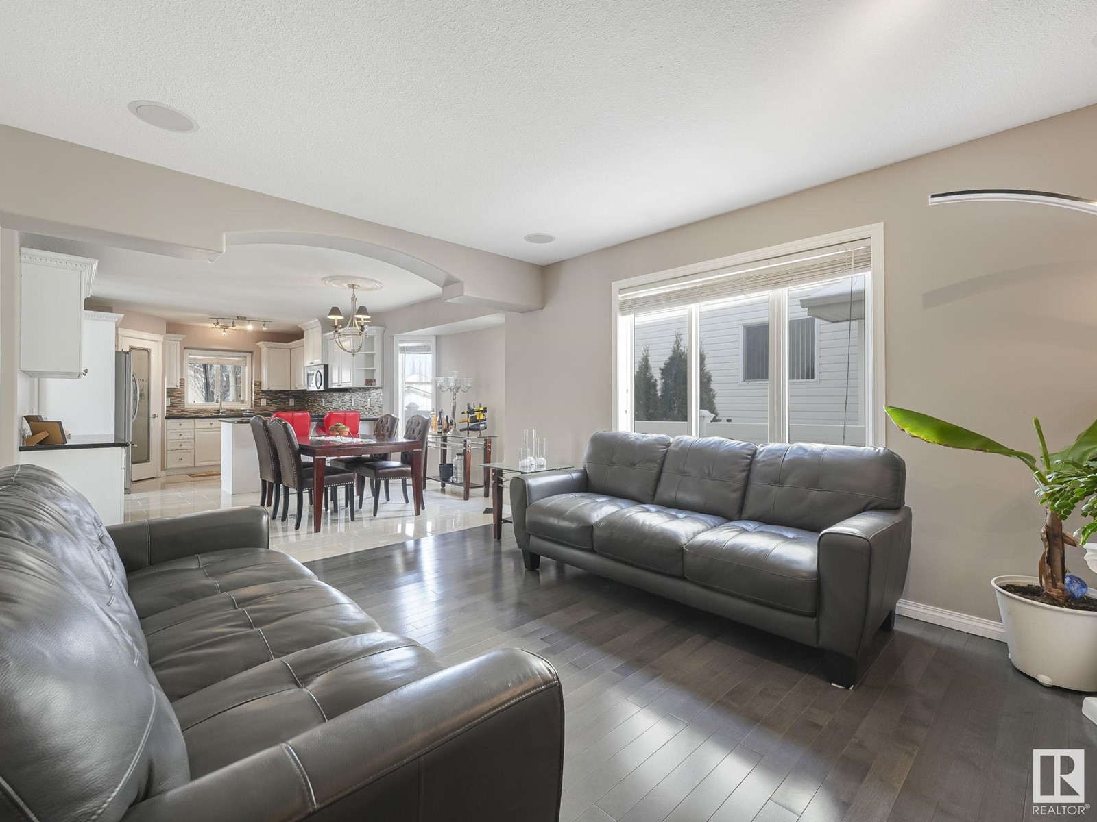 Property at 8724 163 AV NW image 4