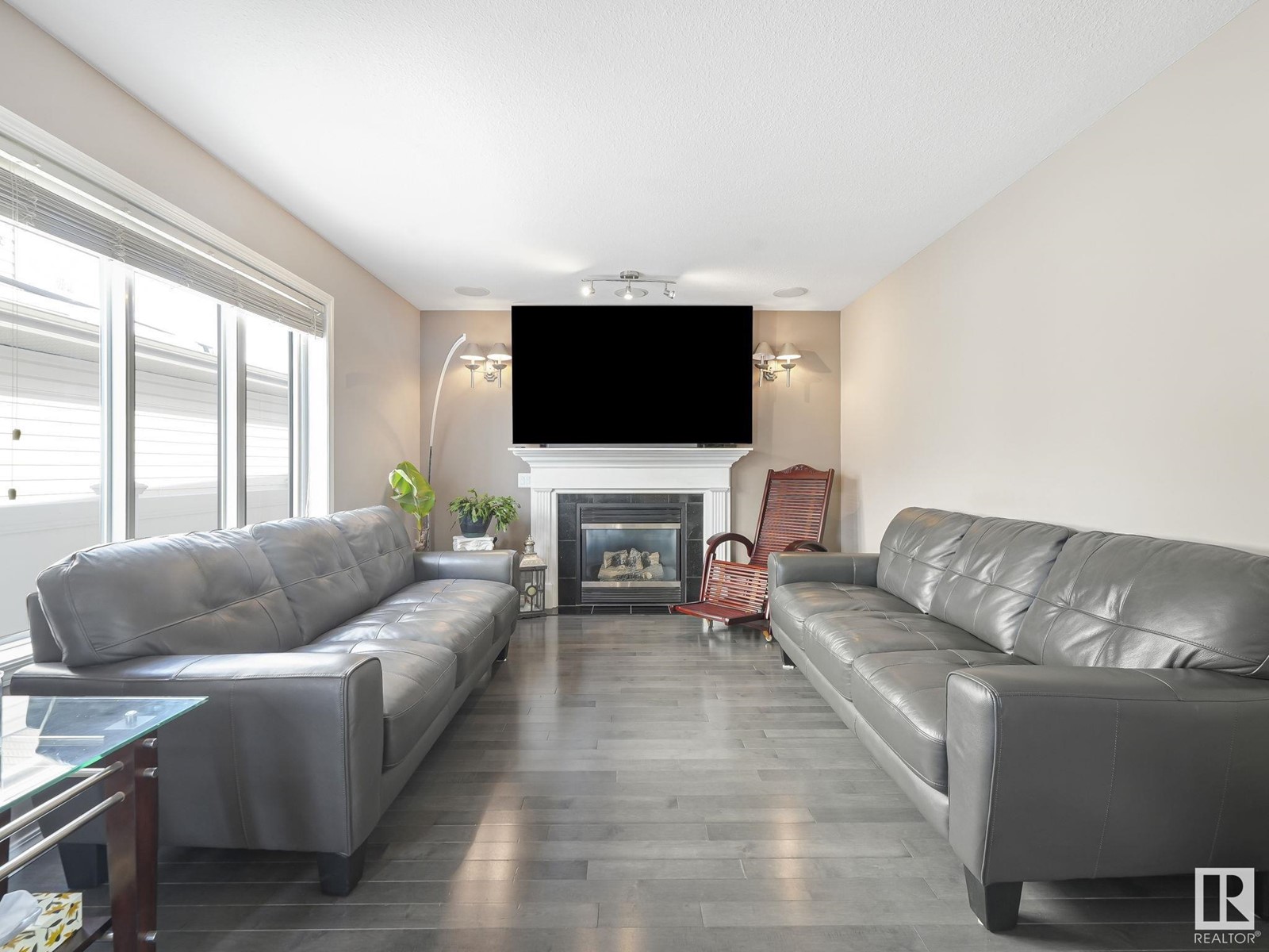 Property at 8724 163 AV NW image 2