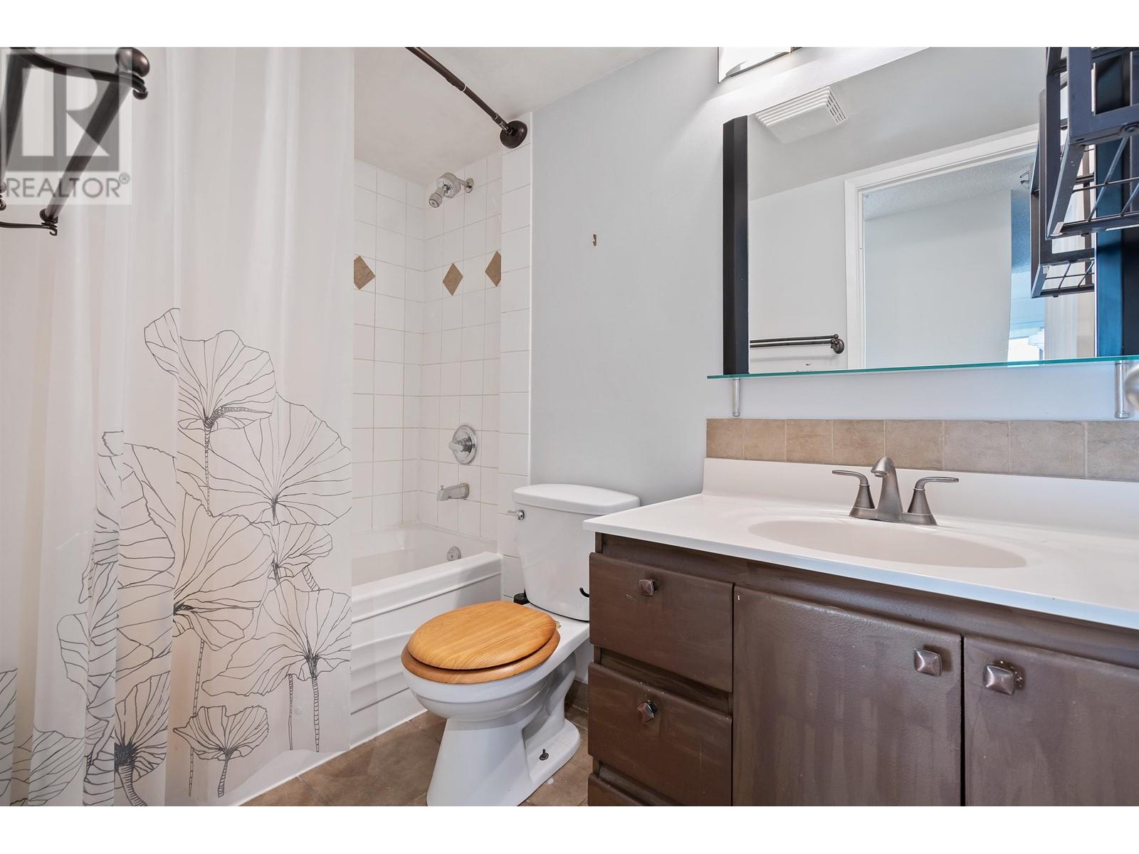 201 110 W 4th Street, North Vancouver, British Columbia  V7M 3H3 - Photo 7 - R2968855