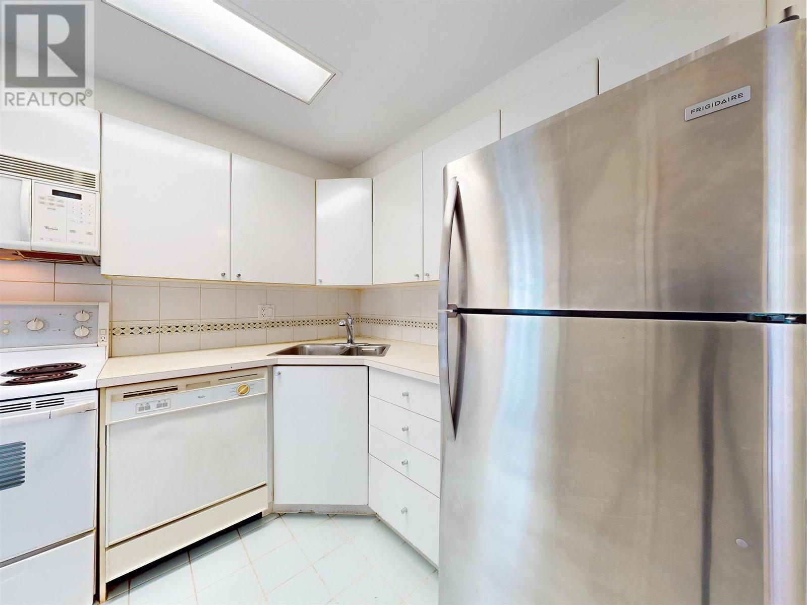 Listing Picture 16 of 32 : 1108 1166 MELVILLE STREET, Vancouver / 溫哥華 - 魯藝地產 Yvonne Lu Group - MLS Medallion Club Member